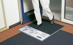 posterdisplays als vloerdisplays en baliedisplays, vloerposterdisplays, floorwindow