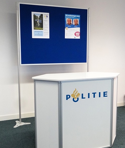 Bord met balie Bord met balie