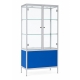 Royale vitrinekast met een ruim glazen presentatiegedeelte voor grotere producten en collecties.
